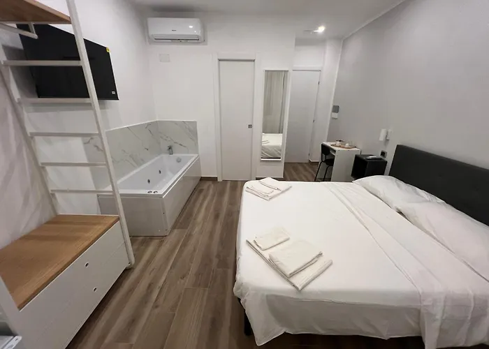 98 בית הארחה 4*